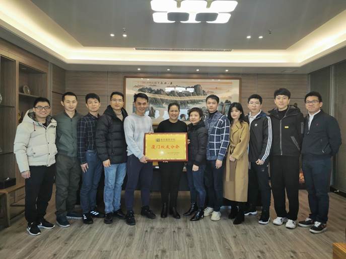 422322b1a31140b9681b7469c29c8e0